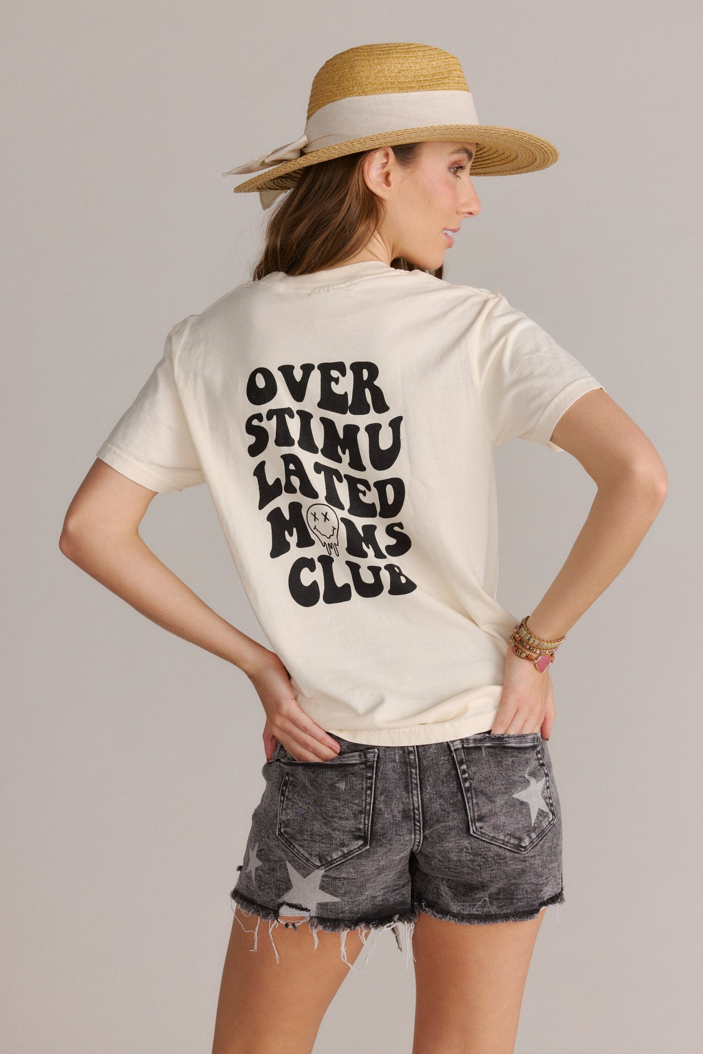 Oversized Graphic Tee 'Overstimulated Moms Club'