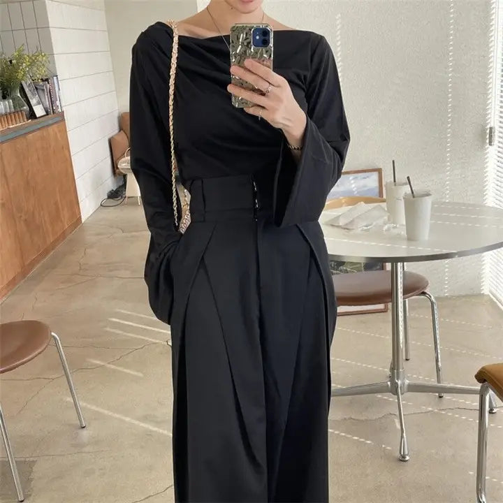 High-Waisted Wide-Leg Trousers in Solid Color Black